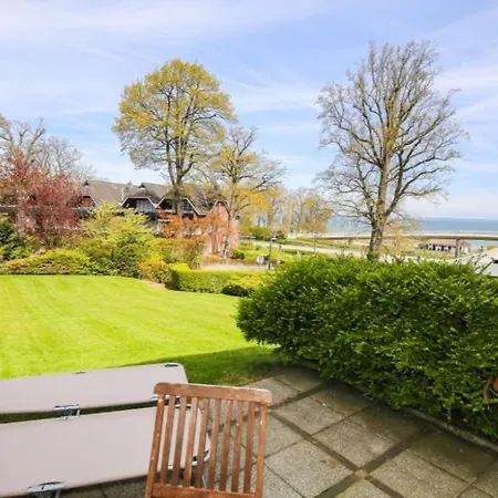 Seeblick Apartment *
